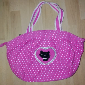  - Säljes en gullig Pucca väska helt oanvänd! 