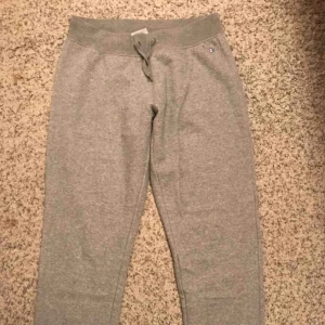  - Supersköna mjukisbyxor från Champion! Helt oanvända (skriv för att diskutera pris)