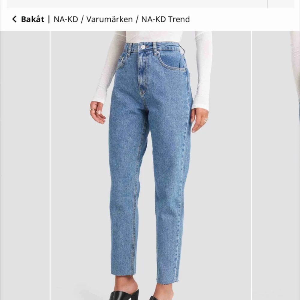 Jättefina mom-jeans, inköpta för ca två veckor sedan. För stora för mig så säljer vidare, köpta från na-kd för 399:-. Finns i Stockholm!. Jeans & Byxor.