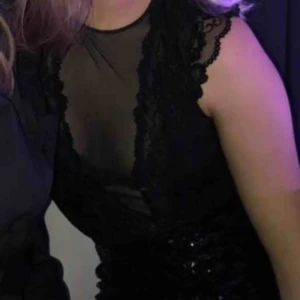  - Body i strlk xs ifrån H&M. Köpare står för frakt. Använd en gång