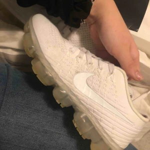  - Hej Säljer mina Nike vapor air max säljer pga att dom ej kommit till användning ÄKTA!!!! 