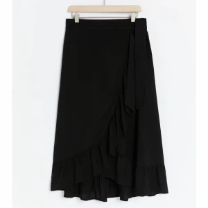 Omlottkjol - Svart omlott kjol st xs-m 150kr 🖤