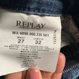 Snygga tighta replay jeans  - Replay jeans, knappt använda. Storlek 27 längd 32 