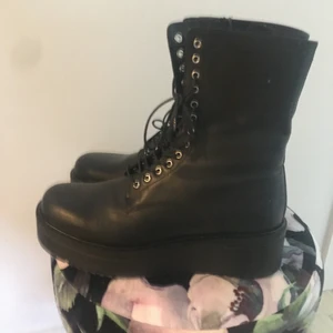 Kängor Vagabond - Använda 1 gång, nyskick, frakt ingår, swish finns.