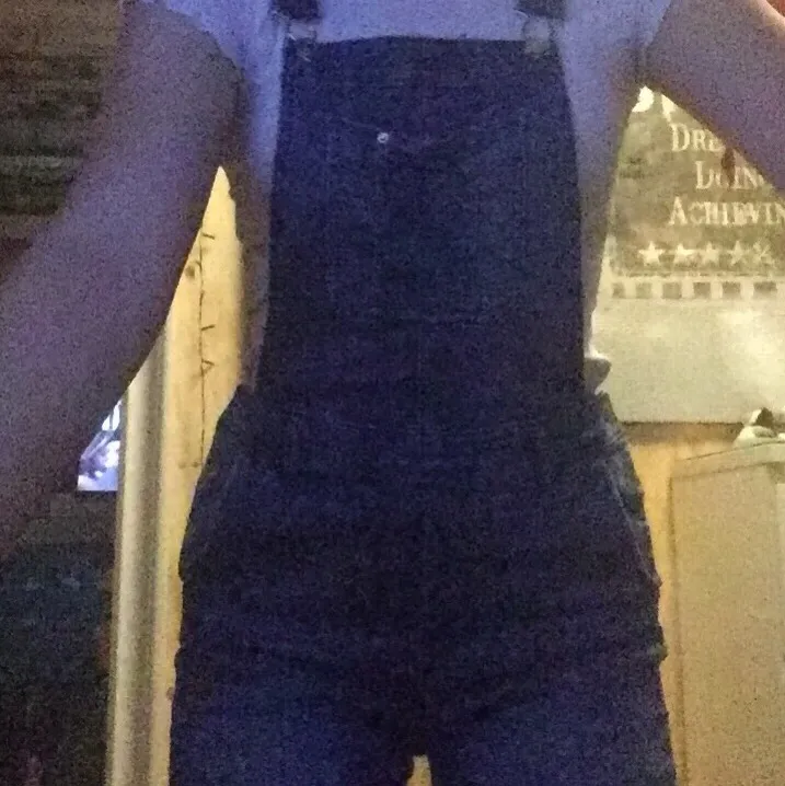 Cute blue H&M overalls, only worn once, I’m a small but they would fit a medium. . Jeans & Byxor.