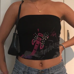 Tub tobb - Cool tub topp som jag gjort själv. Passar många storlekar då den knyts i ryggen.