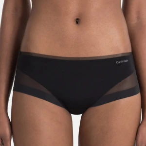  - Helt nya oanvända trosor från Calvin Klein!🌸 Sjukt snygga och stilrena, och ingen troskant som stör! Skicka meddelande vid frågor🌸 Nypris:328