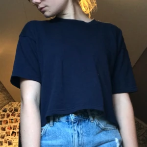  - lite tjockare t-shirt från bikbok bra sick använt 1 gång