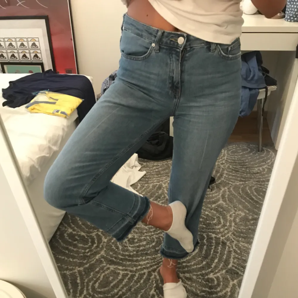Superfina och sköna kickflare-jeans från hm!! Står storlek 38 i men passar också mig som är strl 36. 💖💖💖Frakt kostar 39 kr💖💖💖. Jeans & Byxor.