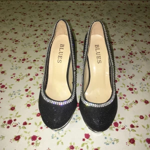  - Den är använt bara två gånger annars ny. 