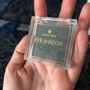  - Sminket 5kr tröjan 10kr