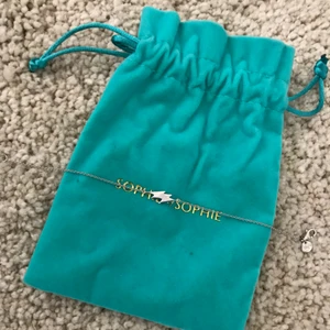  - Armband Sophie by Sophie Silver Väldigt gott skick Köpt på NK i Stockholm Nypris 790kr