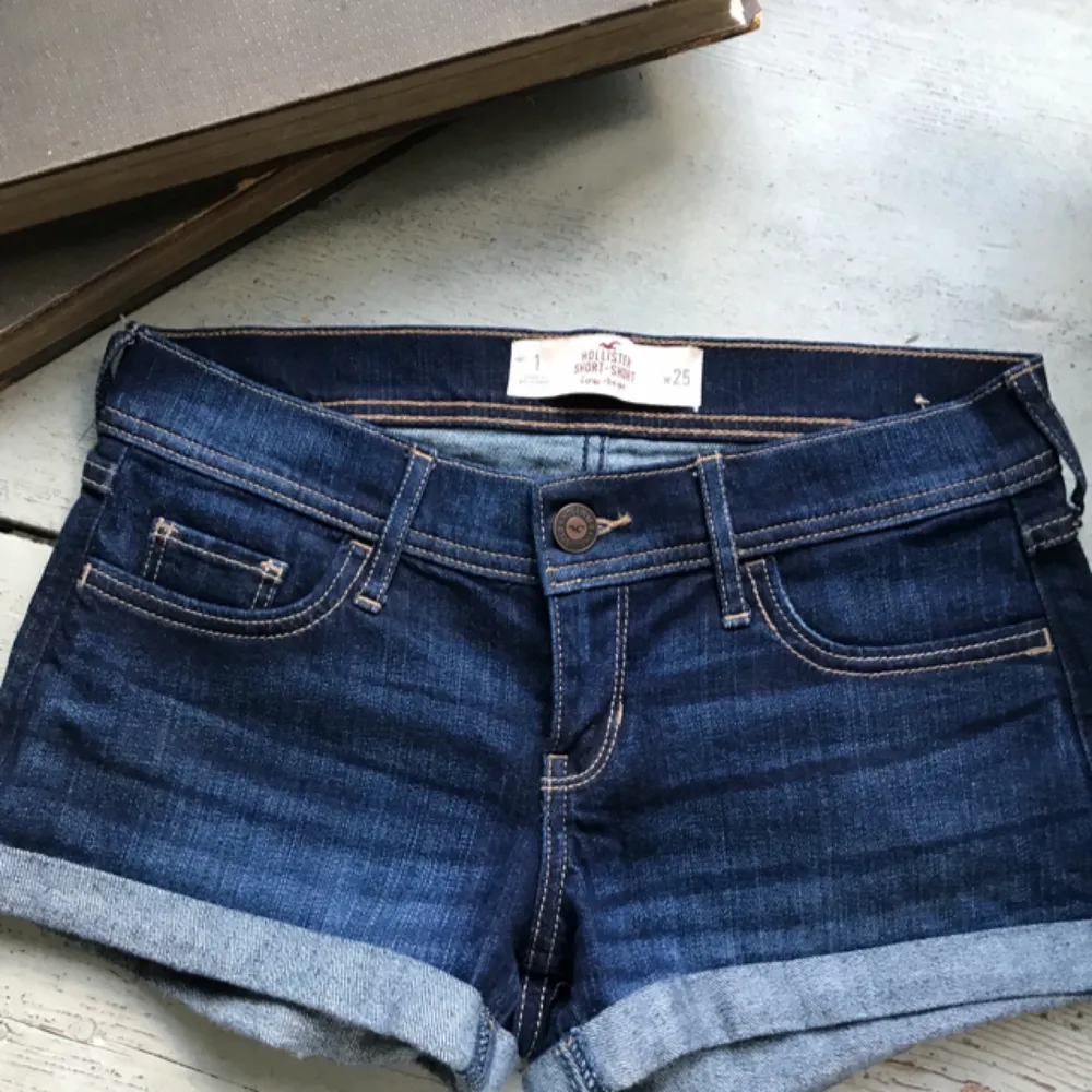 Hollister shorts, storlek 25. Bra skick!. Jeans & Byxor.