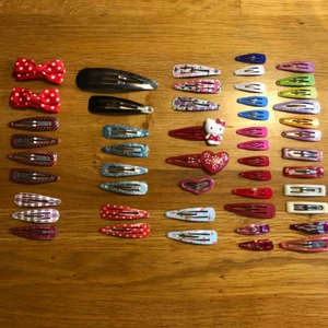  - 3 kr styck på alla. frakten kostar 11 kronor. ✨Några är borta, det bara bara att skriva så säger jag vilka som finns kvar