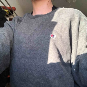 Champion sweatshirt  - Champion sweatshirt, stor och mysig till vintern i medium!! Fraktar 🥰✨
