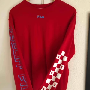  -  Långärmad t-shirt från fila!💓 Sällan använd i bra skick!
