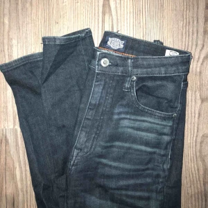  - Super stretchiga jeans från Crocker. Sitter som en smäck!