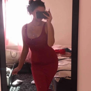  - Klänning från fashionnova, som ny. Storlek S/M