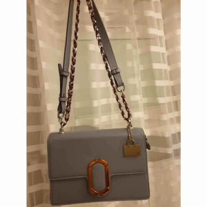  - Väldigt fin väska som jag inte använder längre