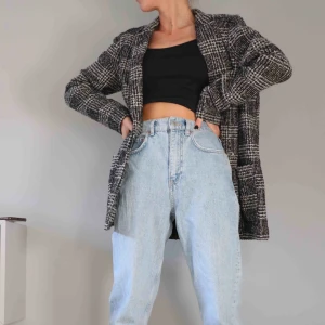  - Jacka från hm. Frakt tillkommer 63kr 