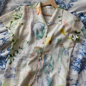  - Jättefin vintage blus! Jättefint skick. Storlek Xs, fri frakt!