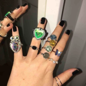  - Massa olika ringar!! Skriv för mer info om pris och storlek. Säljs bara i pack, minst tre stycken!!