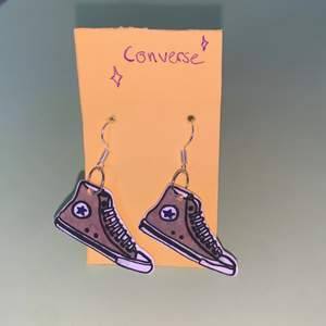 Converse inspirerade örhängen, nickelfria