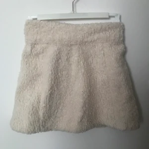 🐑 kjol  - Som jag blev kär i men lite för trång för mig 🥺❤️