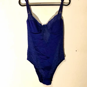 Vintage body - Säljer finaste vintage bodyn! Köpt här på plick men säljer då den inte kommer till använding. Den är stretchig men passar nog bäst på b-c kupa!