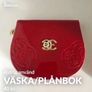 Väska/plånbok - Allt står på bilden