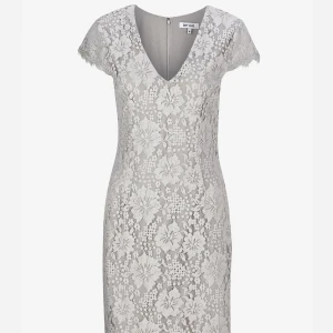 DRY LAKE KLÄNNING - Jättefin isgrå spetsklänning från DRY LAKE. Storlek S. Normal i storlek. Perfekt längd. Varken för kort eller lång. Använd endast vid ett tillfälle! Fint skick. Köpare står för frakt 