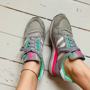 Adidas sneakers  - Adidas sneakers. Size 38,5. 