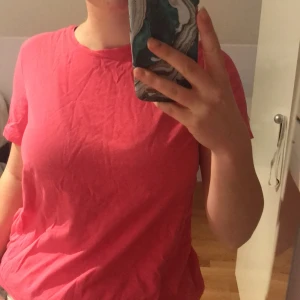 T-shirt - T-shirt från Zara