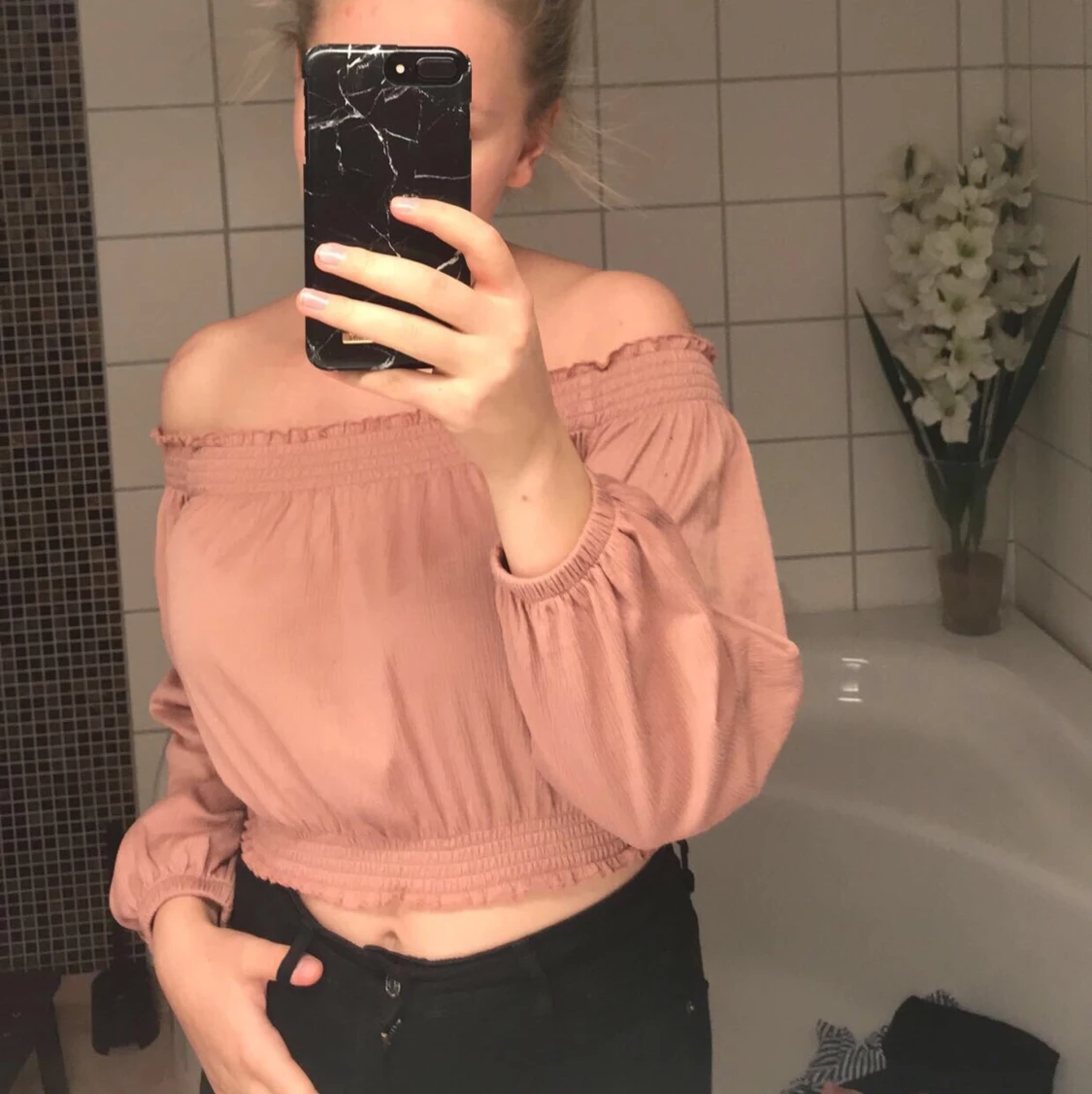 Off-shoulder tröja - 90