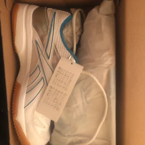 Reebok skor  - Helt ny oanvänd har flera storlek som är oanvända.                   Har 38/5. 36. 37. 37,5(2) . 