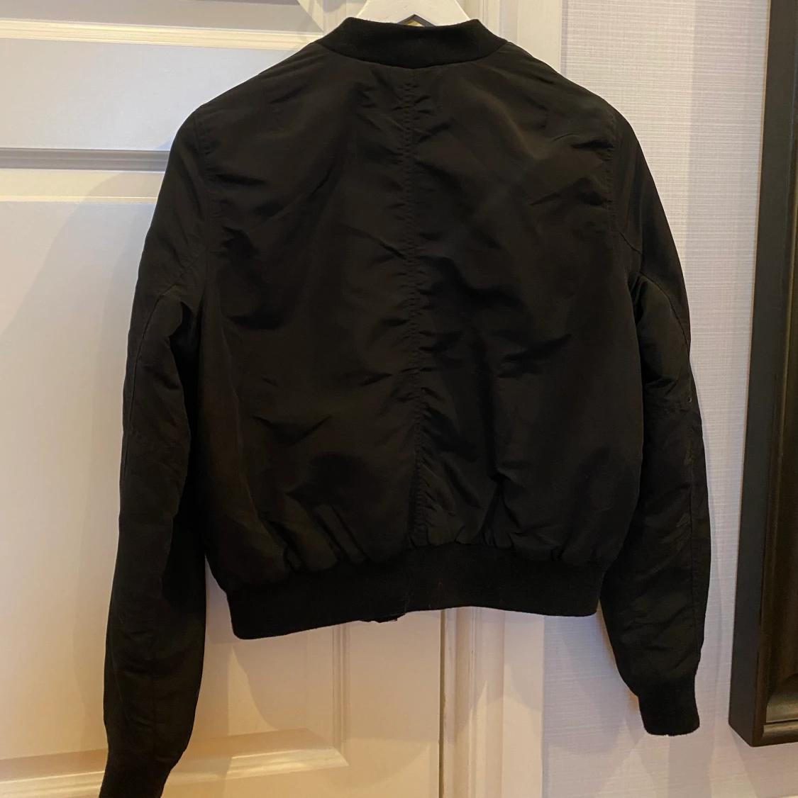 Svart bomberjacka  - 90