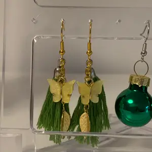 🌿Meadow earrings🌿 •••kolla in mina andra smycken! Frakten är 15 kr hur mkt du än köper✨