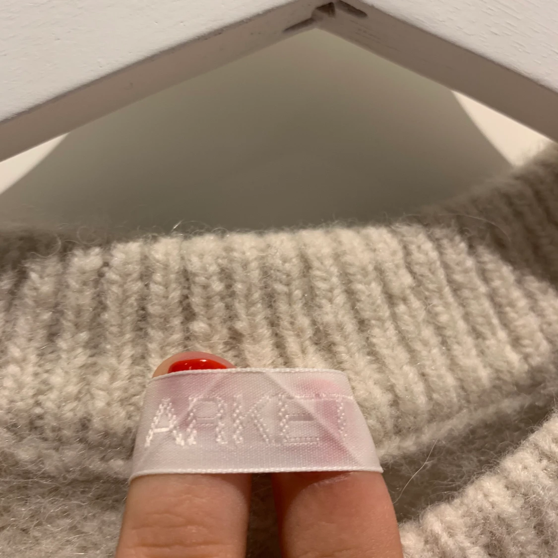 Beige/creme vit stickad väst från Arket - 90