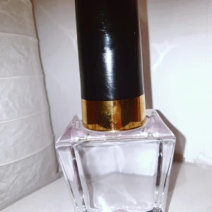 Kosta Boda - Rosa nagellack från Kosta Boda. Pris 150 kr. 