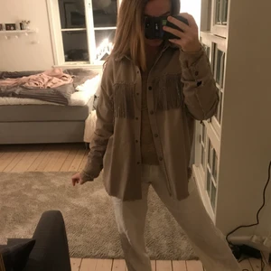 Snygg jacka från Zara - Snygg jacka från zara! Aldrig använd!
