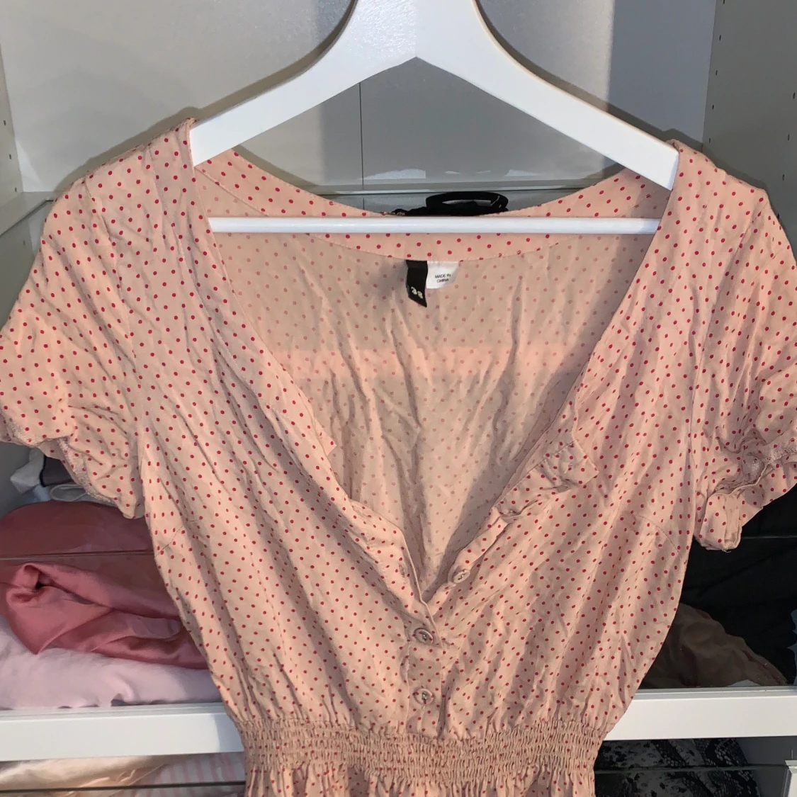 Somrig prickig klänning - 91