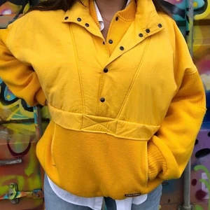 L’Apina Retro vinterjacka - Superfet jacka som du garanterat får komplimanger för. L’Apina är ett välkänt autralienskt märke.🦘 fungerar på storlekar mellan S-L beroende på vilken passform man föredrar