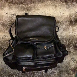 Michael Kors ryggsäck - Helt oanvänd, ny pris 4000kr 