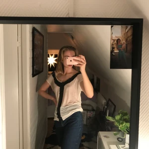 Marlene Birger tröja - By Marlene Birger t-shirt i fint skick! Stl S men som ni ser är den lite oversized🥰