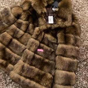 Pälsjacka - Storlek S knappt använd 