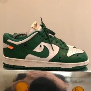 Nike x OW pine green dunks - storlek 42 allt OG medföljer och skick 9/10