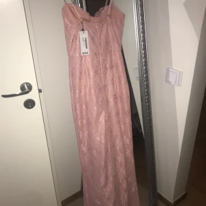 Lång FestKlänning  - Storlek 36, färg -rosa 