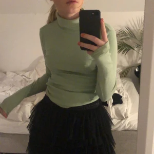 Polo tröja  - Jättefin polotröja från WEEKDAY. Slutsåld på hemsidan❤️