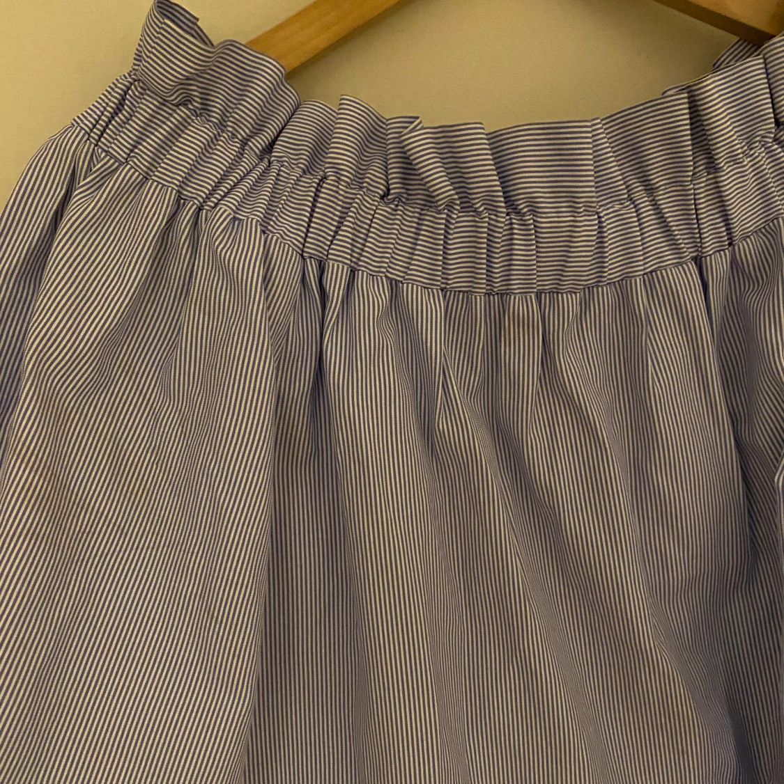 Blåvit randig blus - 90