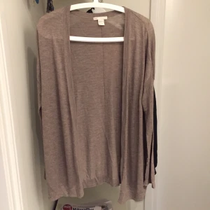 Kofta Cardigan S - Beige/brun färg. Bra skick!